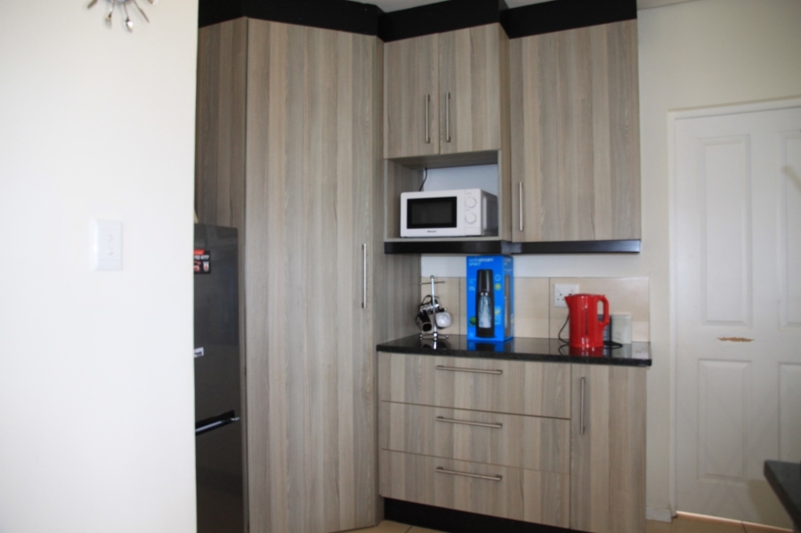 To Let 2 Bedroom Property for Rent in Kidds Beach Eastern Cape
